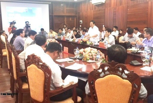 Thứ trưởng Bộ Y tế Nguyễn Viết Tiến làm việc tại Tỉnh Quảng Ngãi