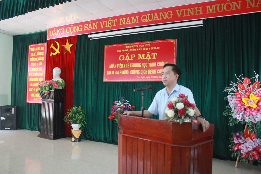 GẶP MẶT NHÂN VIÊN Y TẾ TRƯỜNG HỌC TĂNG CƯỜNG, THAM GIA PHÒNG, CHỐNG DỊCH BỆNH COVID-19
