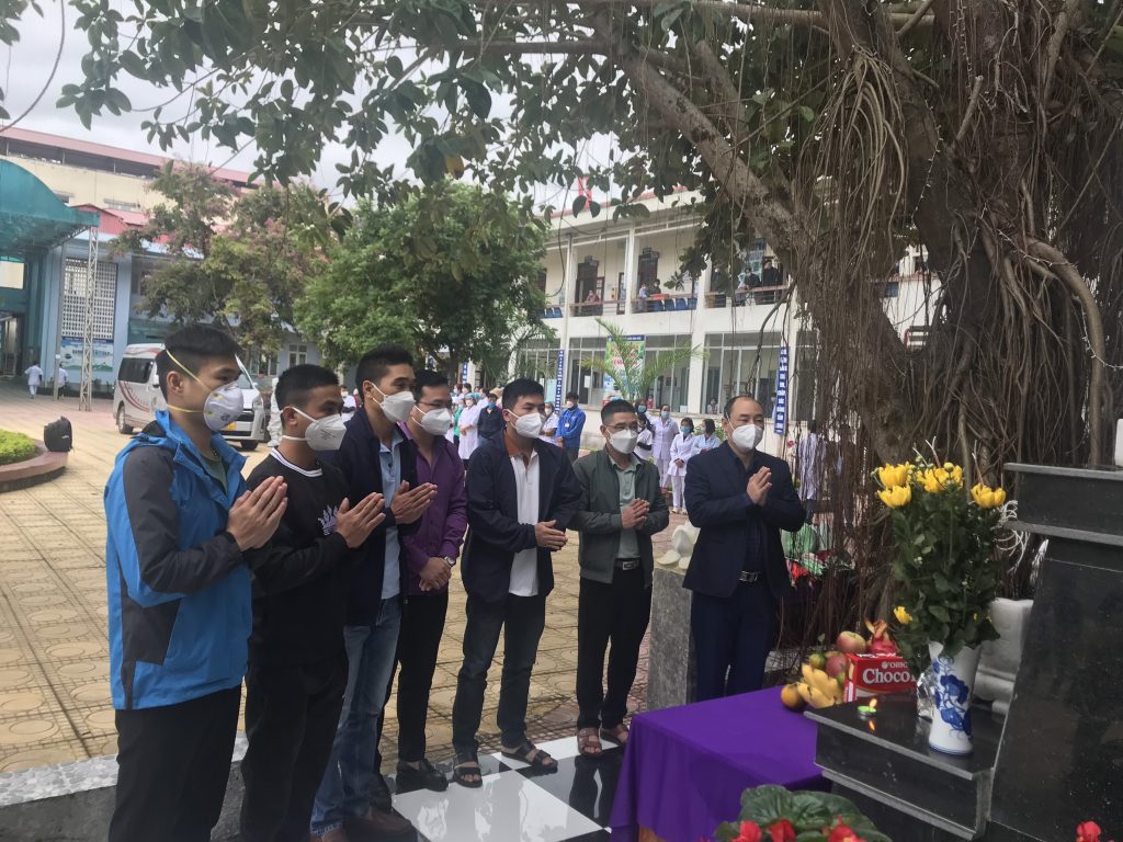 TRUNG TÂM Y TẾ HUYỆN THAN UYÊN NHIỆT LIỆT CHÀO ĐÓN ĐOÀN CÔNG TÁC THAM GIA HỖ TRỢ PHÒNG, CHỐNG DỊCH COVID-19 TRỞ VỀ TỪ THÀNH PHỐ HỒ CHÍ MINH