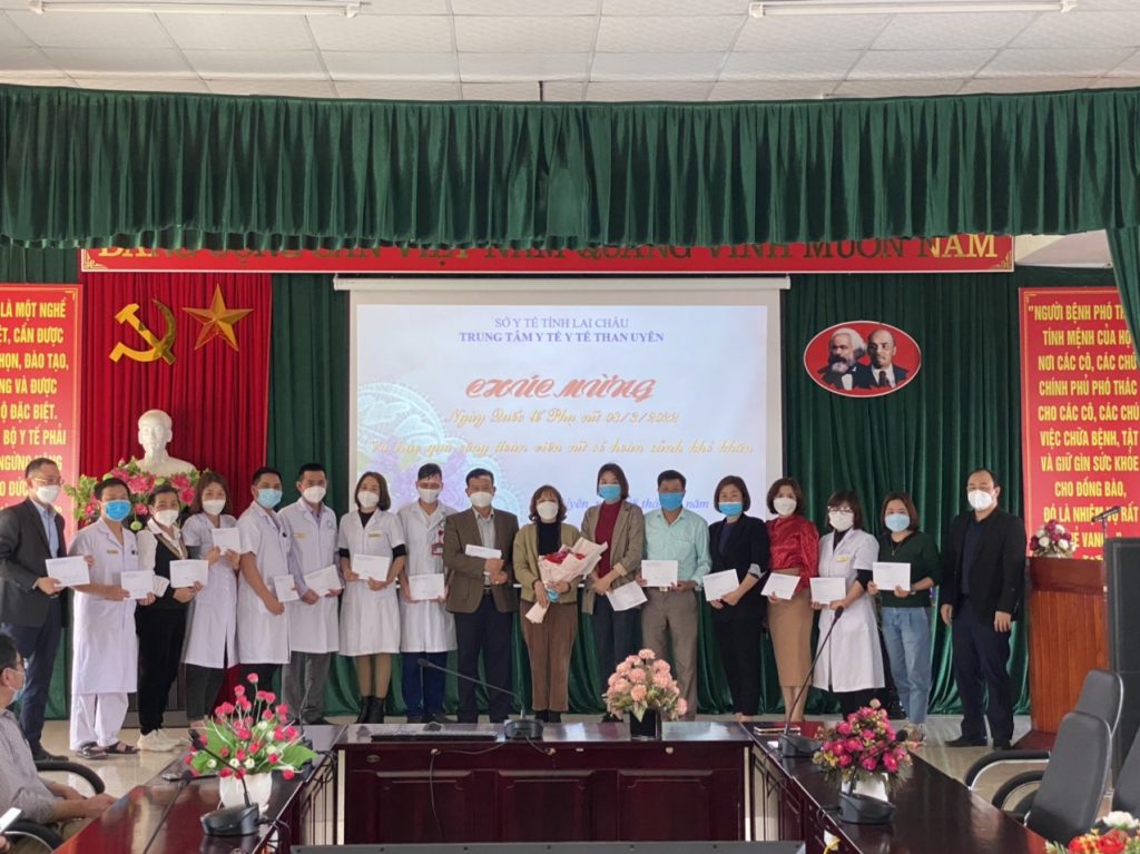 TRUNG TÂM Y TẾ CHÚC MỪNG NGÀY 8/3 NỮ VIÊN CHỨC, NGƯỜI LAO ĐỘNG