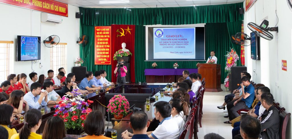 <strong>TRUNG TÂM Y TẾ HUYỆN THAN UYÊN </strong><strong>TỔ CHỨC GIAO LƯU, TRAO ĐỔI KINH NGHIỆM GIỮA CÁC ĐƠN VỊ KỶ NIỆM 70 NĂM NGÀY GIẢI PHÓNG HUYỆN (15/10/1952 -15/10/2022); CHÀO MỪNG NGÀY PHỤ NỮ VIỆT NAM 20/10/2022</strong>