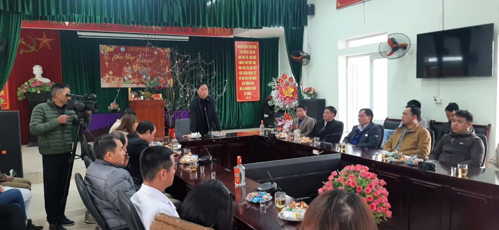 ĐOÀN CÔNG TÁC HUYỆN ỦY, HĐND, UBND, UBMTTQ VIỆT NAM HUYỆN THĂM VÀ CHÚC TẾT TRUNG TÂM Y TẾ THAN UYÊN