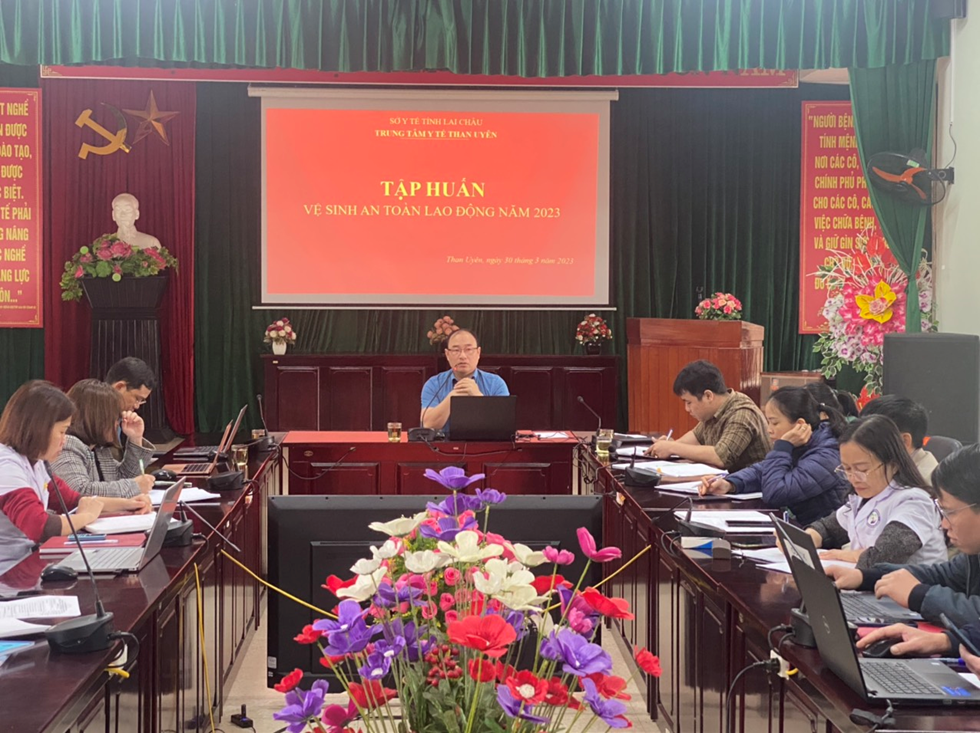 TRUNG TÂM Y TẾ THAN UYÊN TỔ CHỨC TẬP HUẤN AN TOÀN, VỆ SINH LAO ĐỘNG NĂM 2023