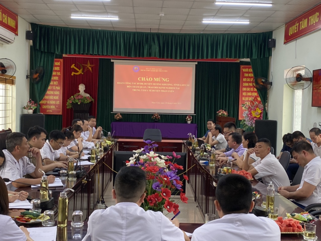 BỆNH VIỆN ĐA KHOA HUYỆN MƯỜNG KHƯƠNG, TỈNH LÀO CAI THĂM QUAN, TRAO ĐỔI KINH NGHỆM CHUYÊN MÔN VỚI TRUNG TÂM Y TẾ THAN UYÊN