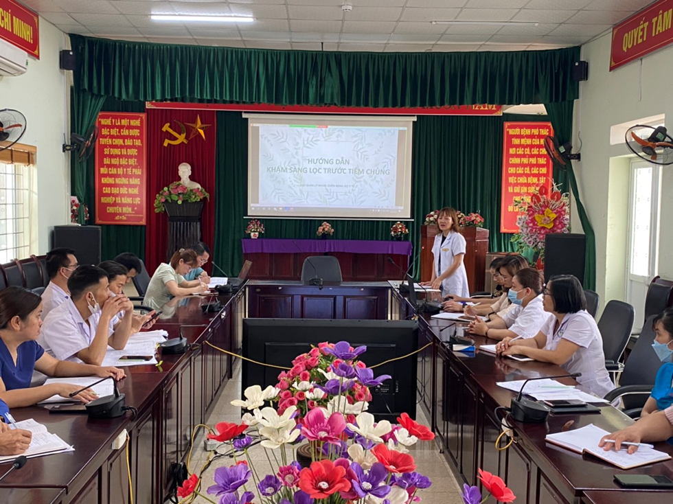 TẬP HUẤN “HƯỚNG DẪN KHÁM SÀNG LỌC TRƯỚC TIÊM CHỦNG ĐỐI VỚI TRẺ EM” VÀ “GIÁM SÁT CÁC BỆNH CÓ VẮC XIN PHÒNG TRONG CHƯƠNG TRÌNH TIÊM CHỦNG MỞ RỘNG”