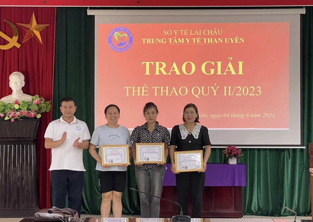CÔNG ĐOÀN CƠ SỞ TRUNG TÂM Y TẾ TỔ CHỨC TRAO GIẢI THỂ THAO QUÝ II NĂM 2023