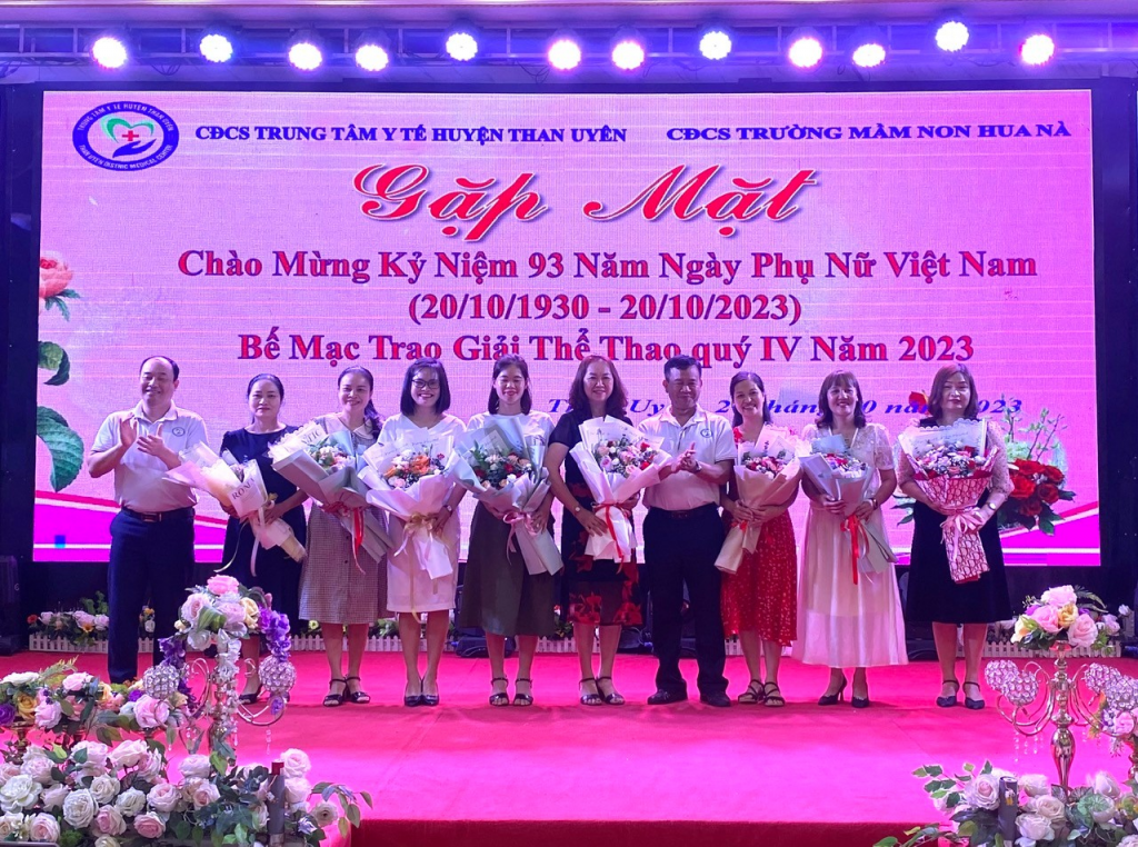 TRUNG TÂM Y TẾ THAN UYÊN TỔ CHỨC GẶP MẶT CHÀO MỪNG KỶ NIỆM 93 NĂM NGÀY PHỤ NỮ VIỆT NAM (20/10/1930-20/10/2023); BẾ MẠC GIẢI THỂ THAO QUÝ IV NĂM 2023