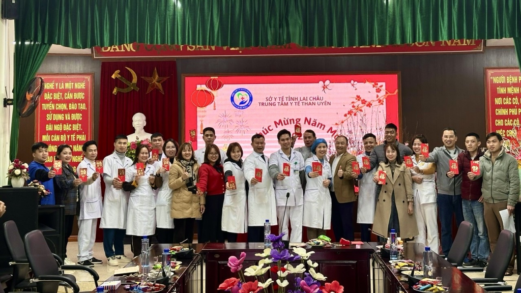KHÔNG KHÍ NGÀY ĐẦU XUÂN TẠI TRUNG TÂM Y TẾ THAN UYÊN