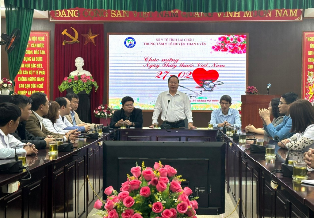 ĐỒNG CHÍ TỐNG THANH HẢI – UV BTV TỈNH ỦY, PHÓ CHỦ TỊCH THƯỜNG TRỰC UBND TỈNH CÙNG ĐOÀN CÔNG TÁC ĐẾN THĂM, CHÚC MỪNG NGÀY THẦY THUỐC VIỆT NAM 27/2