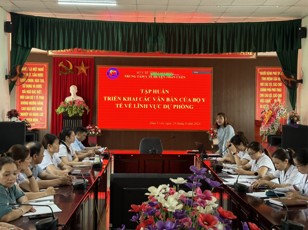TRUNG TÂM Y TẾ THAN UYÊN TẬP HUẤN TRIỂN KHAI CÁC VĂN BẢN CỦA BỘ Y TẾ VỀ LĨNH VỰC DỰ PHÒNG