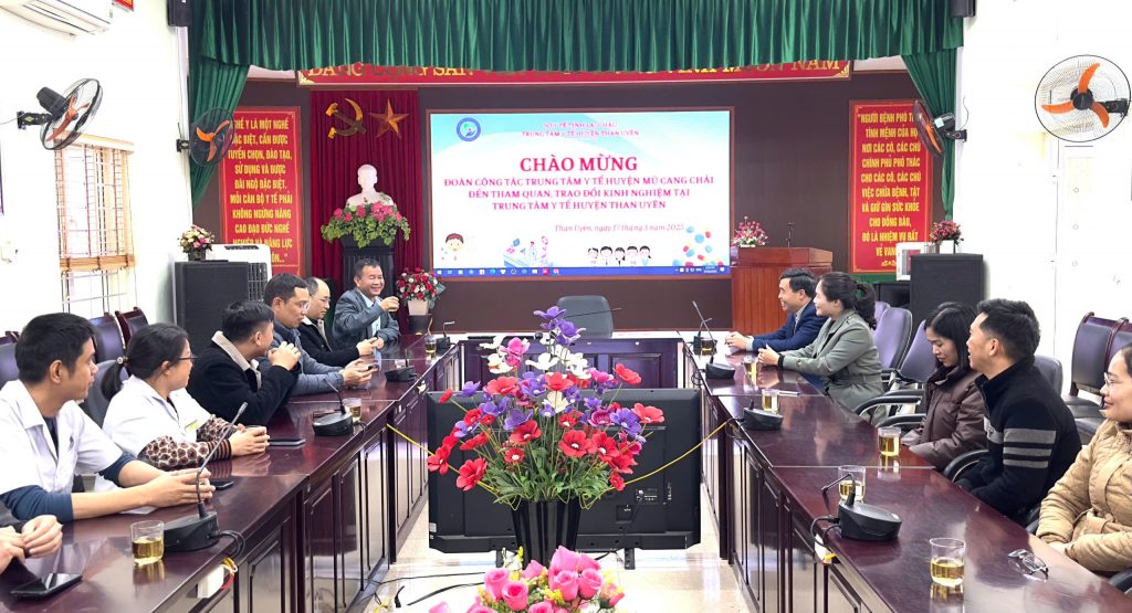 TRUNG TÂM Y TẾ MÙ CANG CHẢI GIAO LƯU TẠI TRUNG TÂM Y TẾ THAN UYÊN