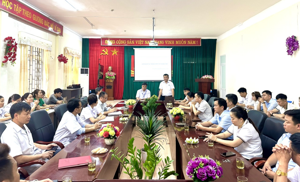 Trung tâm Y tế huyện Than Uyên tham quan, học tập kinh nghiệm tại các Trung tâm Y tế huyện Mường Tè; Nậm Nhùn; Phong Thổ