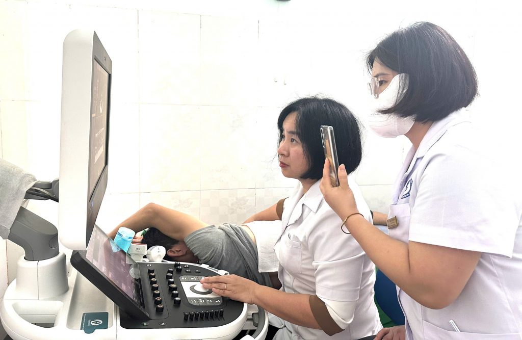 TIẾP NHẬN CHUYỂN GIAO KỸ THUẬT SIÊU ÂM DOPPLER TIM TẠI TRUNG TÂM Y TẾ HUYỆN THAN UYÊN