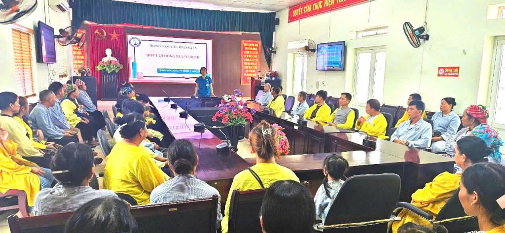 HỌP HỘI ĐỒNG NGƯỜI BỆNH TẠI TRUNG TÂM Y TẾ HUYỆN THAN UYÊN