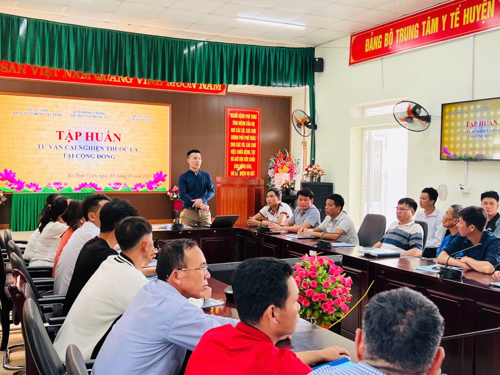 TRUNG TÂM Y TẾ THAN UYÊN TỔ CHỨC TẬP HUẤN TƯ VẤN CAI NGHIỆN THUỐC LÁ TẠI CỘNG ĐỒNG VÀ LUẬT PHÒNG, CHỐNG TÁC HẠI CỦA THUỐC LÁ NĂM 2025